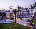 Intrarea la hotel