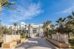 Intrarea la hotel