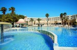 Vedere la piscină ?i hotel