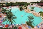 Vedere la piscină