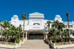 Intrarea la hotel