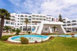 Intrarea la hotel