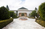 Intrarea la hotel