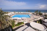 Vedere la piscină ?i plajă