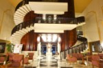 Intrarea la hotel