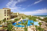 Vedere la piscină ?i hotel