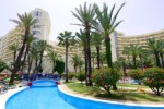 Vedere la piscină ?i hotel
