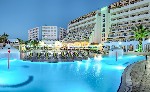Hotel cu piscină