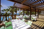 Restaurant lângă piscină
