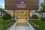 Intrarea la hotel