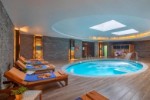 Piscina interioara