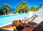 Cameră dublă cu vedere la mare ?i acces direct la piscină