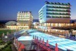 Hotel cu piscină