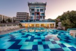 Piscină