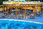 Bar langa piscina 
