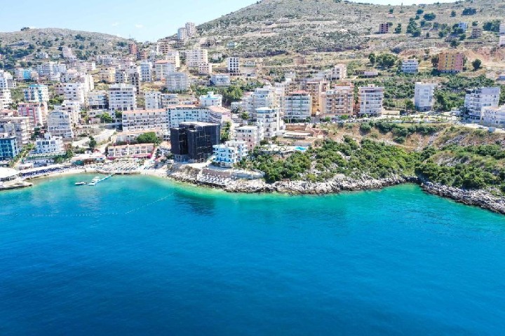 Imprejurimile hotelului 