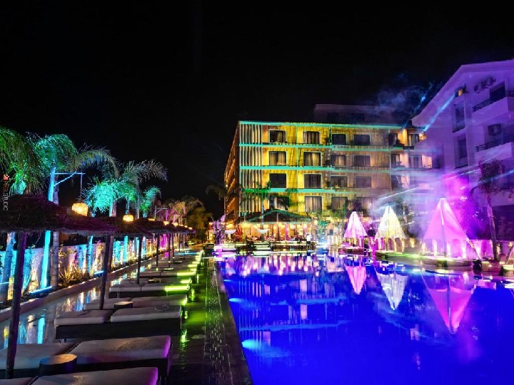 Hotel Regina Palm Resort