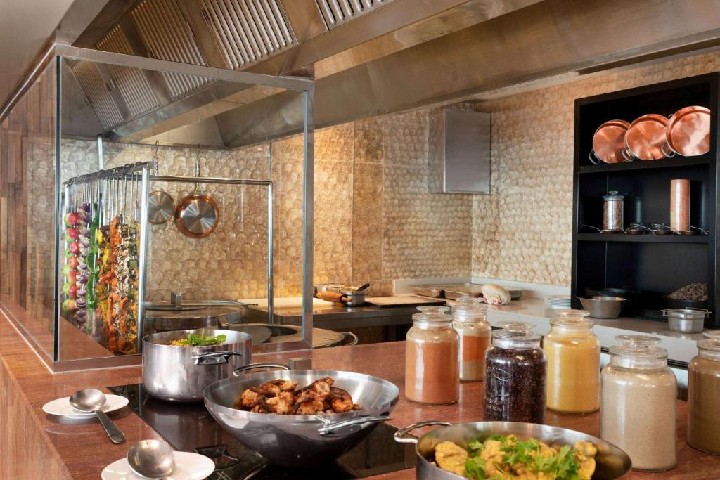 Wyndham Grand Bahrain Bay si Formula 1 Grand Prix Ticket – fotka 5