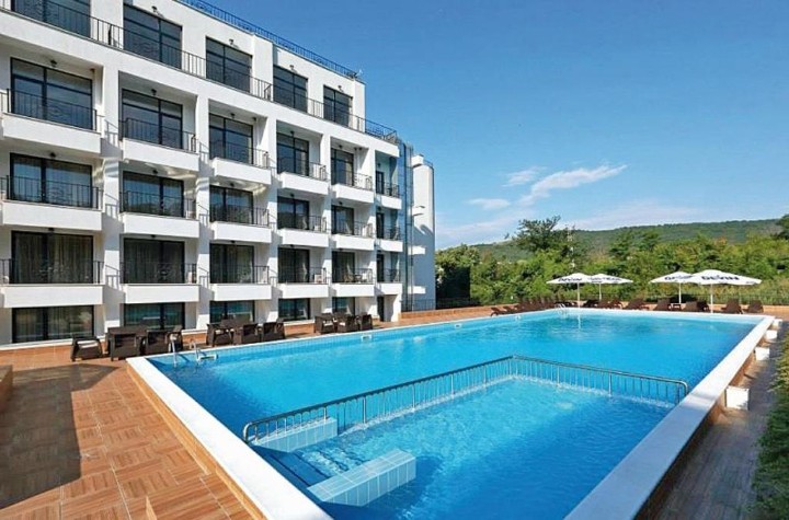 Piscină