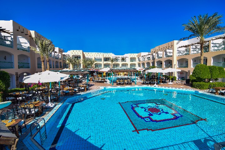 Hotel cu piscina