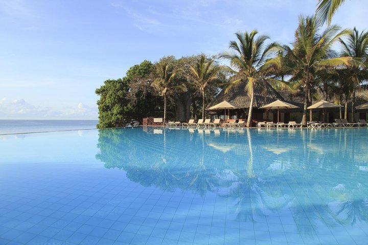 Piscină