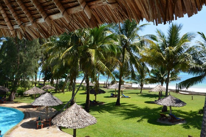 Neptune Palm Beach Boutique Resort & Spa and Safari Tsavo Explorer RO – fotka 2