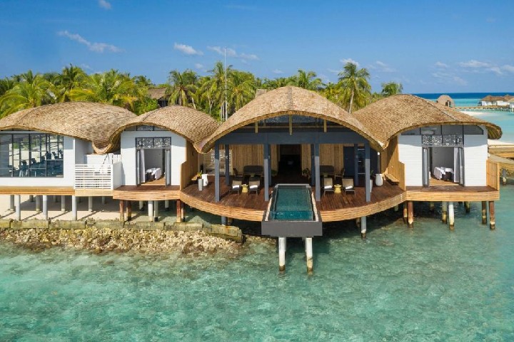Outrigger Maldives Maafushivaru Resort – fotka 2