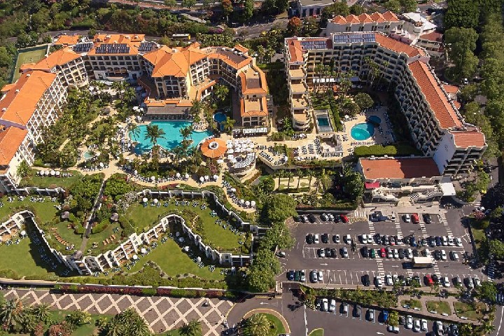 Hotelurile Eden Mar ?i Porto Mare