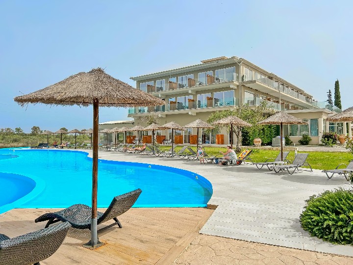 Hotel Laguna Holiday Resort