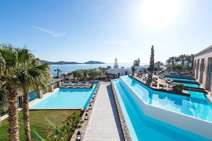 Piscină