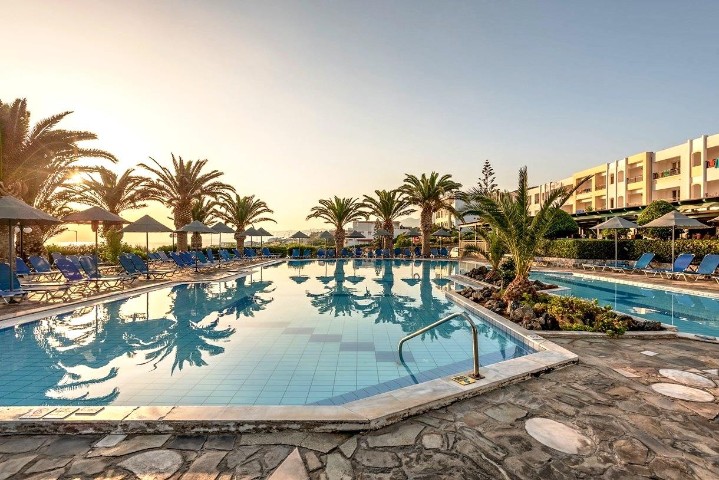 Piscină