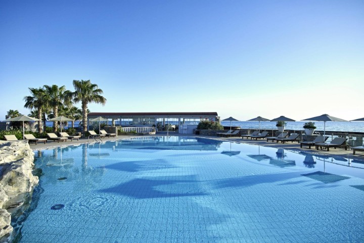 Piscină