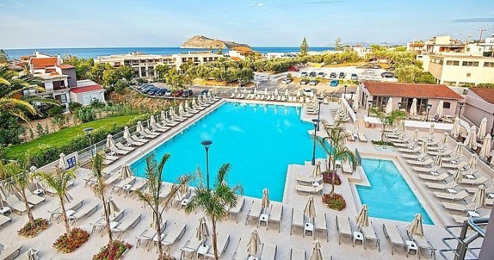 Piscină