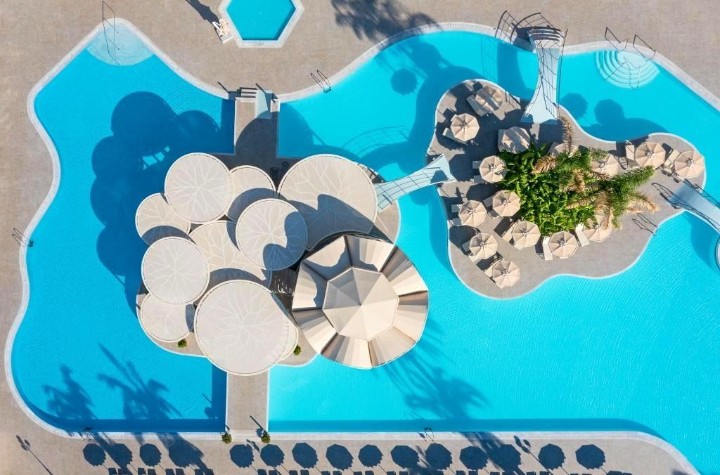 Piscină