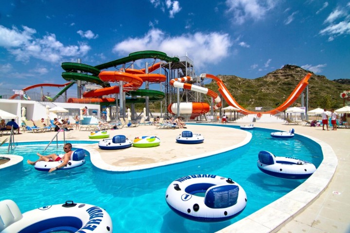 Piscină