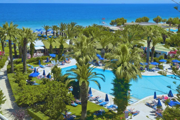 Piscină