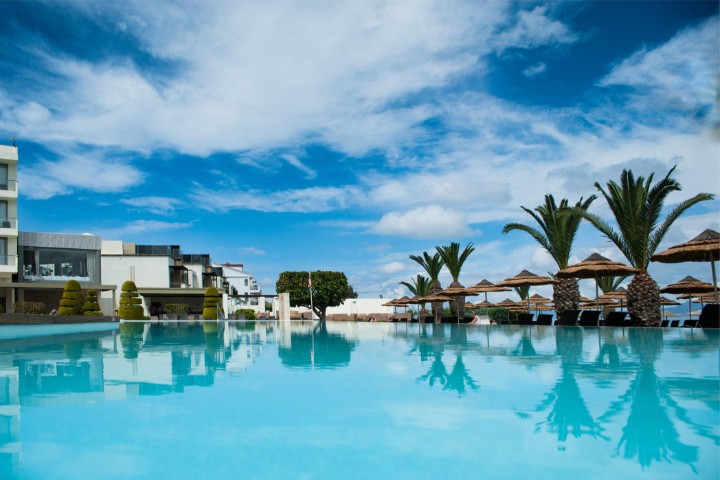 Piscină