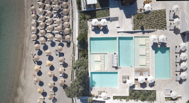 Plajă ?i piscine