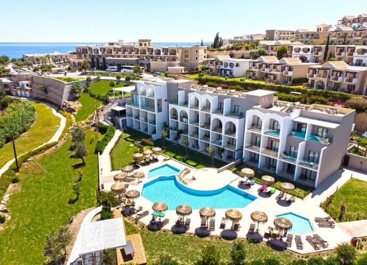 Hotel ?i împrejurimi