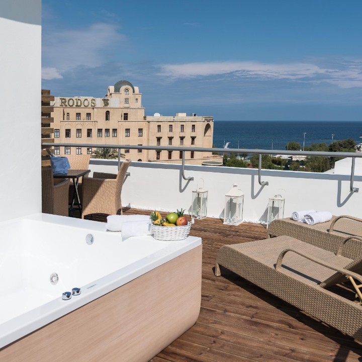 Acasă fotografie junior suite cu jacuzzi în centrul ora?ului