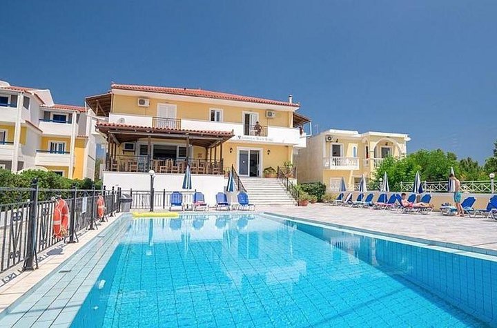 Hotel cu piscină