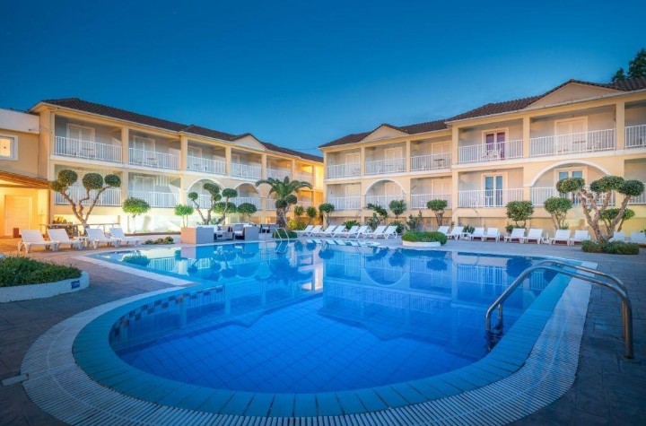 piscină