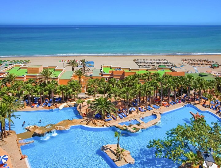 Piscină