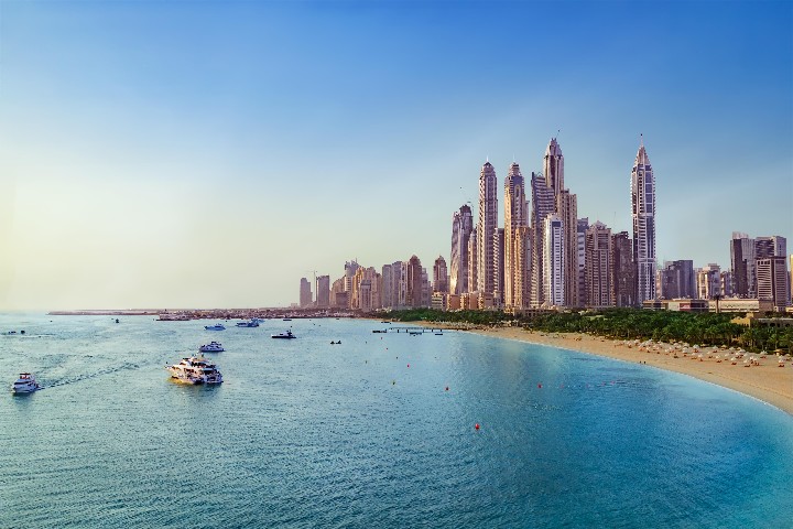 REVELION DUBAI SI ABU DHABI
