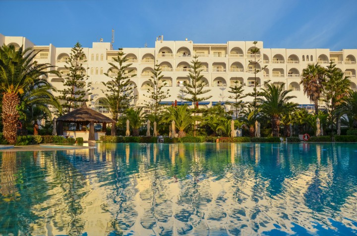 Hotel cu piscină