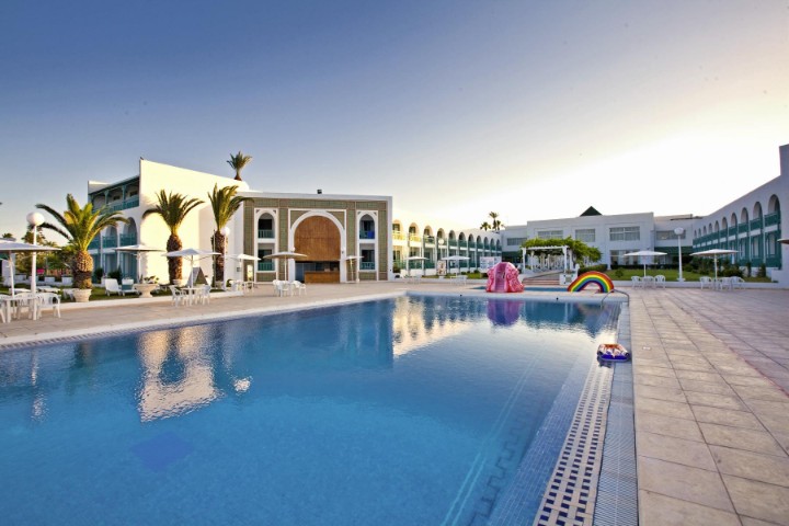 Piscină