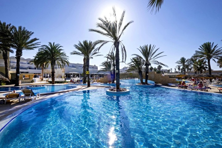 Vedere la piscină