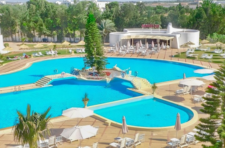 Vedere la piscină