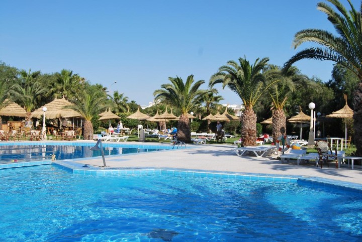 Piscină